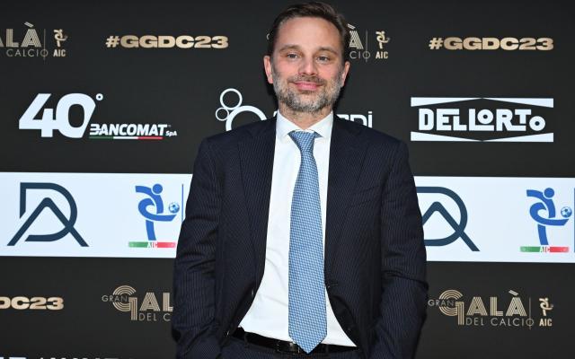 开云体育官网-【深度】跟随哈佛商学院案例，解码红鸟时代AC米兰